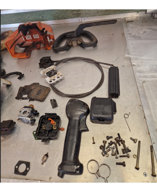 Lot de pièces d'occasion pour debroussailleuse Stihl fs 80R