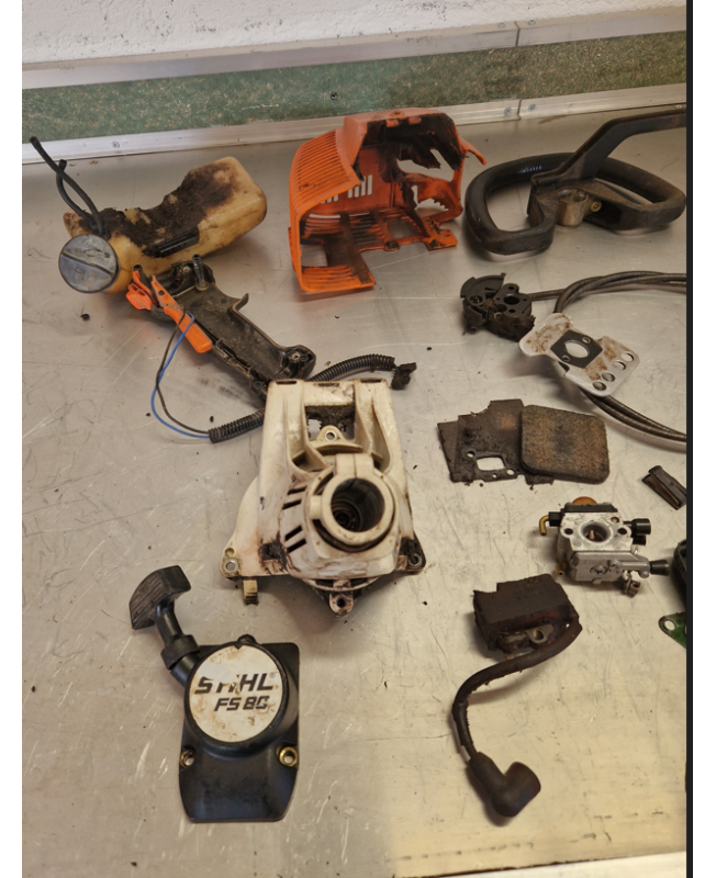 Lot de pièces d'occasion pour debroussailleuse Stihl fs 80R