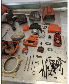 Lot de pièces d'occasion pour débroussailleuse Husqvarna 250 RX