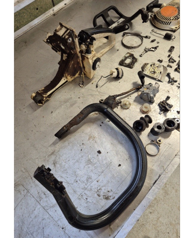 Lot de pièces d'occasion pour tronconneuse Stihl MS 260